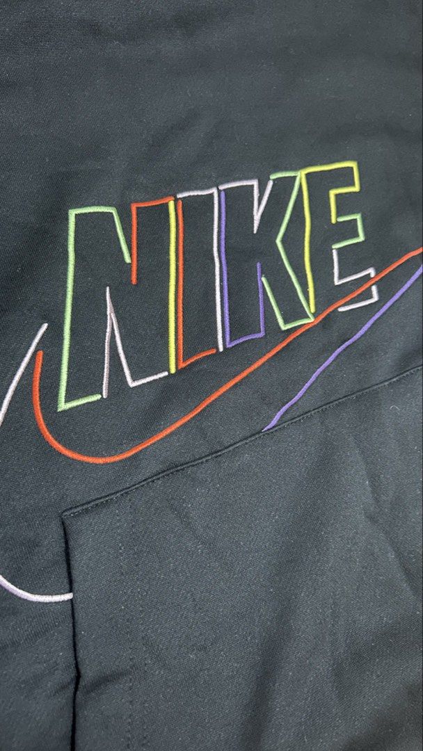 Nike jacket hoodie (Category: Coats, Jackets and Outerwear) located in Manila. Submitted by mystic.jassen (Listing ID 1466899068, Image 3). Description: .