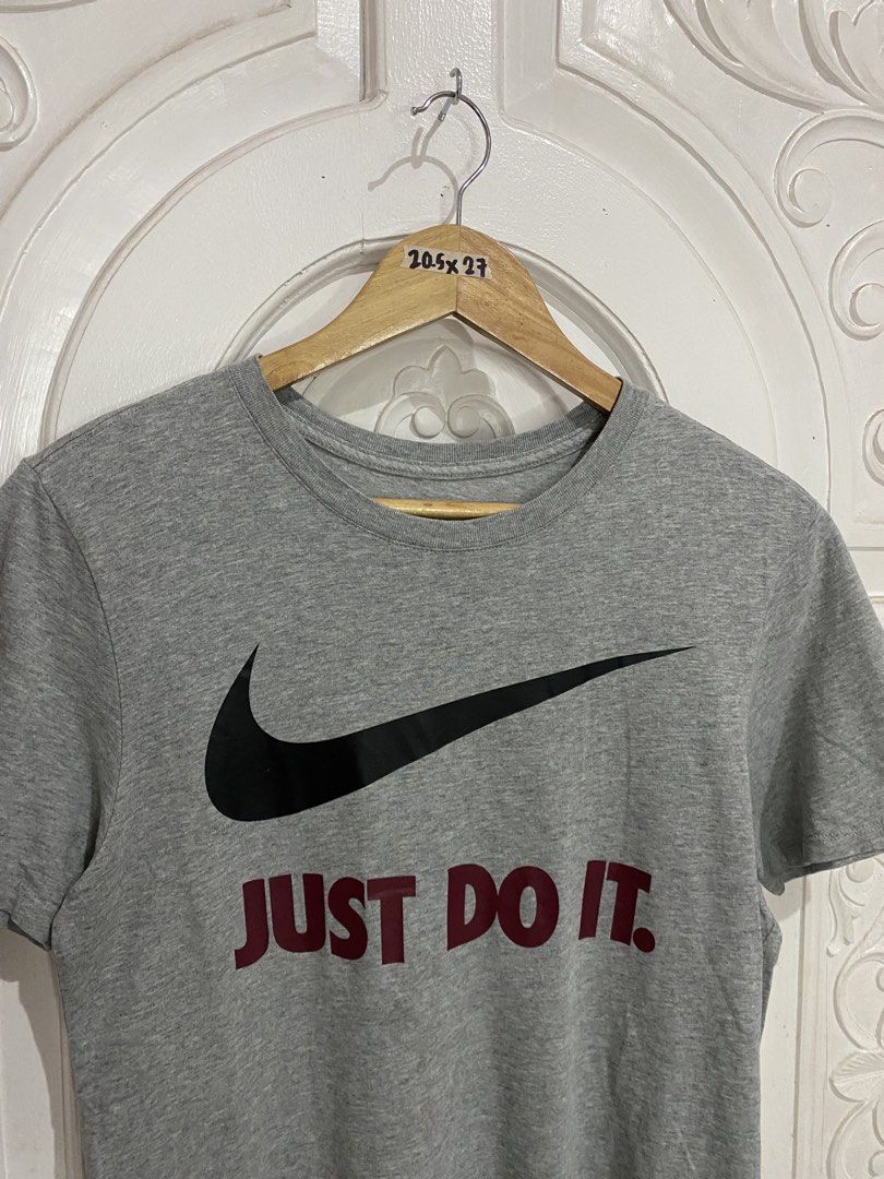Nike Just Do It Grey T-Shirt Size M (Category: Tshirts & Polo Shirts ) located in Manila. Submitted by giandaduya72151 (Listing ID 1466795300, Image 2). Description: SIZE MEDIUM 20x26 EXCELLENT CONDITION NO ISSUE.