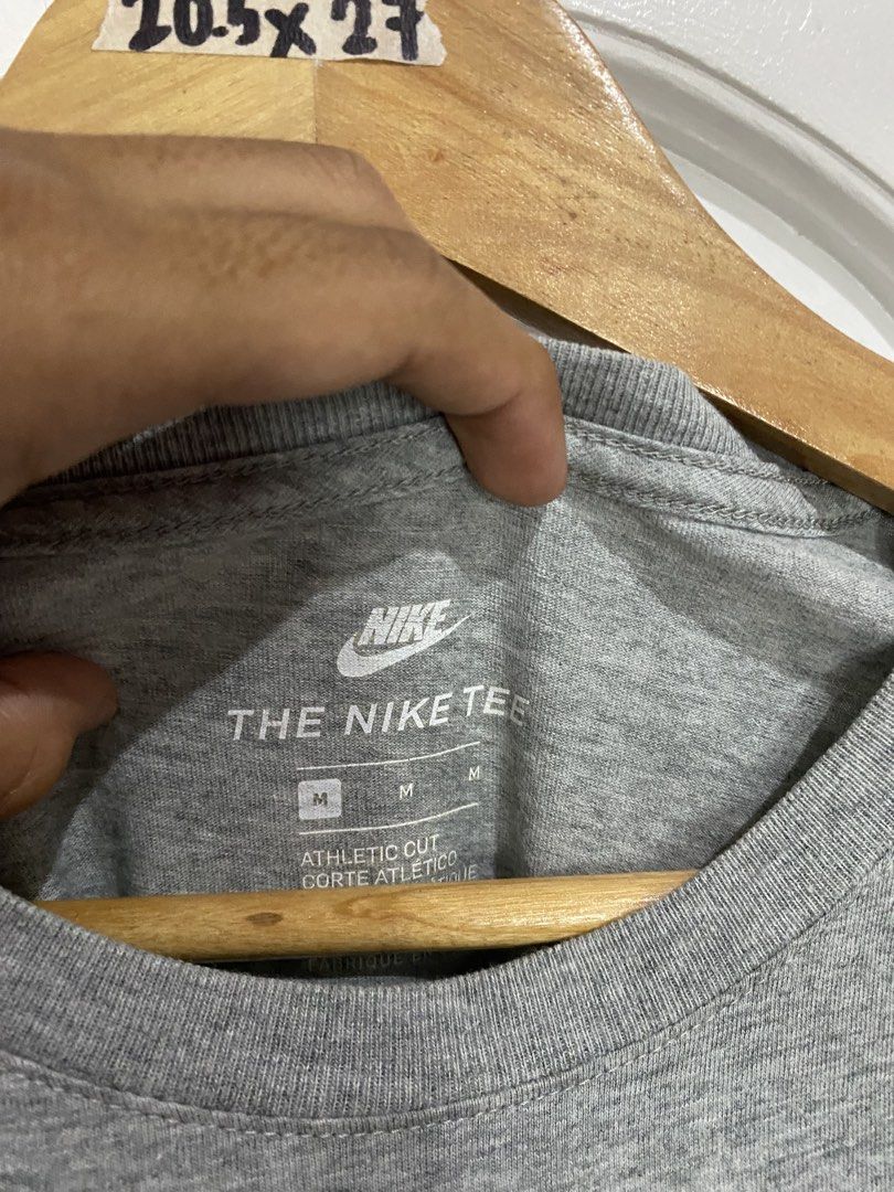 Nike Just Do It Grey T-Shirt Size M (Category: Tshirts & Polo Shirts ) located in Manila. Submitted by giandaduya72151 (Listing ID 1466795300, Image 3). Description: SIZE MEDIUM 20x26 EXCELLENT CONDITION NO ISSUE.