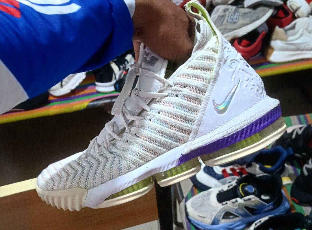 NIKE LEBRON 16 (Category: Sneakers) located in Bayugan. Submitted by retroshoesphilippines (Listing ID 1466908664, Image 2). Description: .