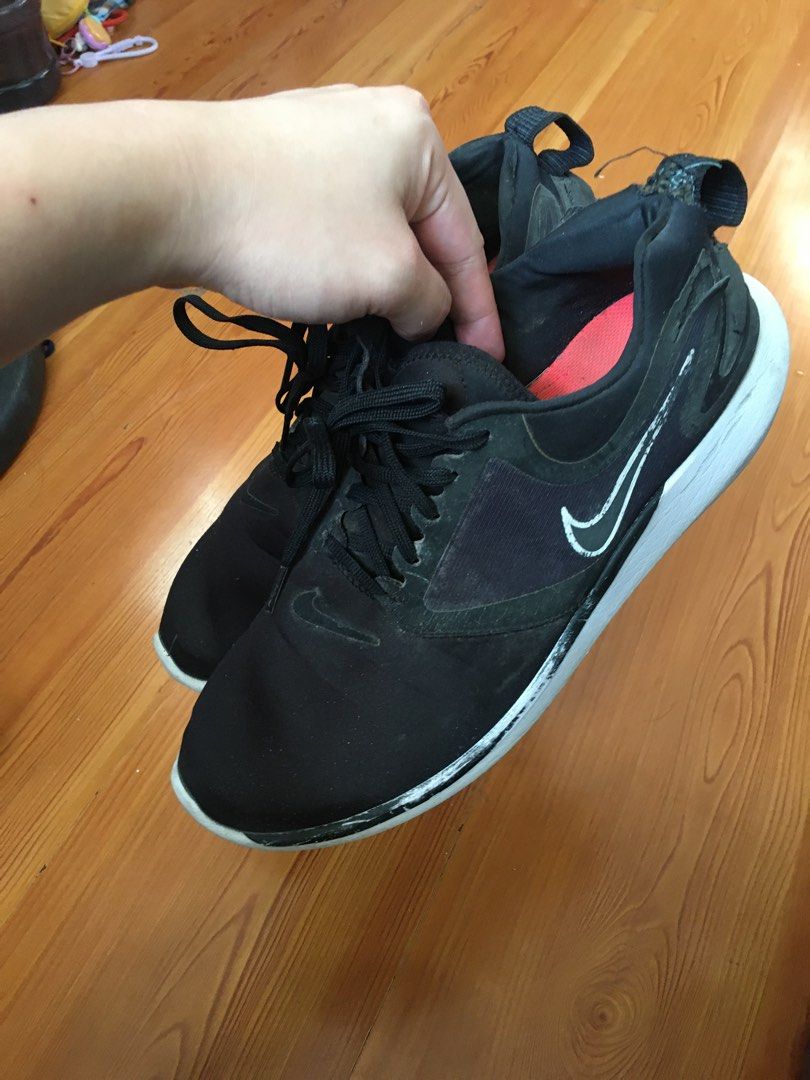 Nike lunarsolo (Beaters) (Category: Sneakers) located in San Juan City. Submitted by sashoppeepipi (Listing ID 1466783154, Image 2). Description: .
