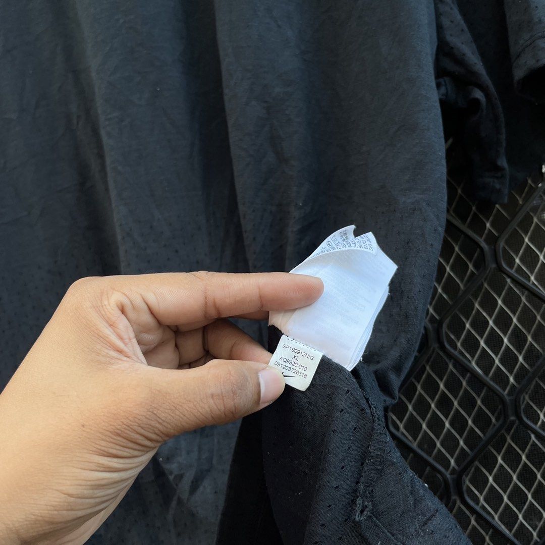 Nike Miler 2.0 running shirt (Category: Activewear) located in Taguig. Submitted by scoutandloots (Listing ID 1466774838, Image 2). Description: Nike Miler 2.0 running shirt •Size: XL • 21x26.