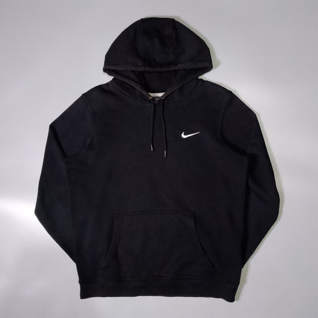 Nike Mini Swoosh in Black (Category: Coats, Jackets and Outerwear) located in Taguig. Submitted by 8kthrifter (Listing ID 1466970030, Image 1). Description: 🏷️Tag size: Large ▪️Width: 22.5 almost 23 ▪️Length: 26 ▪️Color rate: 9.5/10 ▪️Issue: minor fade lace area (di ganon kalala sa lightings lang) ▪️Excellent Condition.