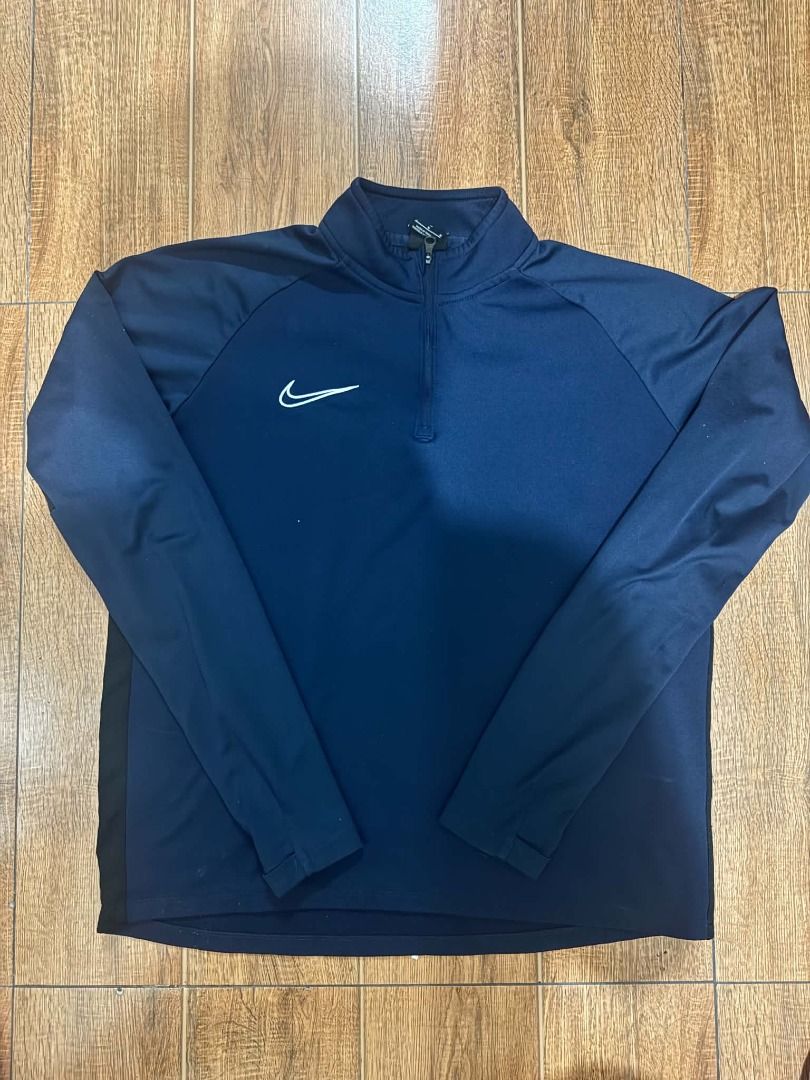 Nike Navy Blue Q zip (Category: Coats, Jackets and Outerwear) located in Manila. Submitted by decluttering14 (Listing ID 1466900923, Image 1). Description: Nike Q Zip Color: Navy Blue ize: Men's Medium 21x 25 .