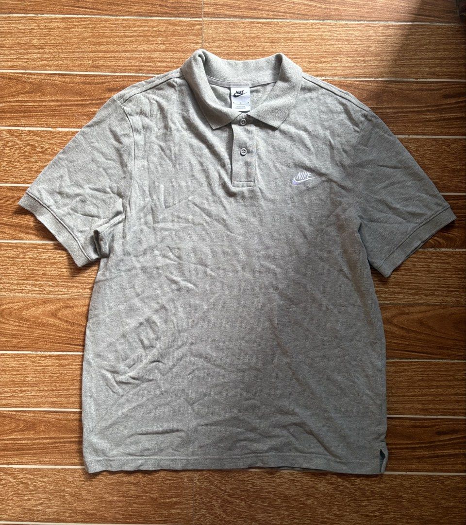 Nike Polo Shirt (Category: Tshirts & Polo Shirts ) located in Manila. Submitted by selectors_club26 (Listing ID 1466822948, Image 1). Description: Color rate: 9/10 Dimes: 21x28 No issue.