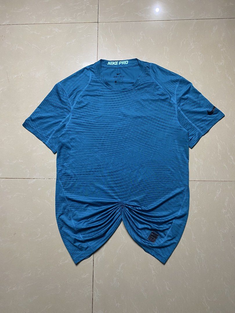 NIKE PRO (Category: Activewear) located in Davao. Submitted by maikes_finds (Listing ID 1466906462, Image 1). Description: SIZE MEDIUM TO LARGE 20x28 NO MAJOR ISSUE.