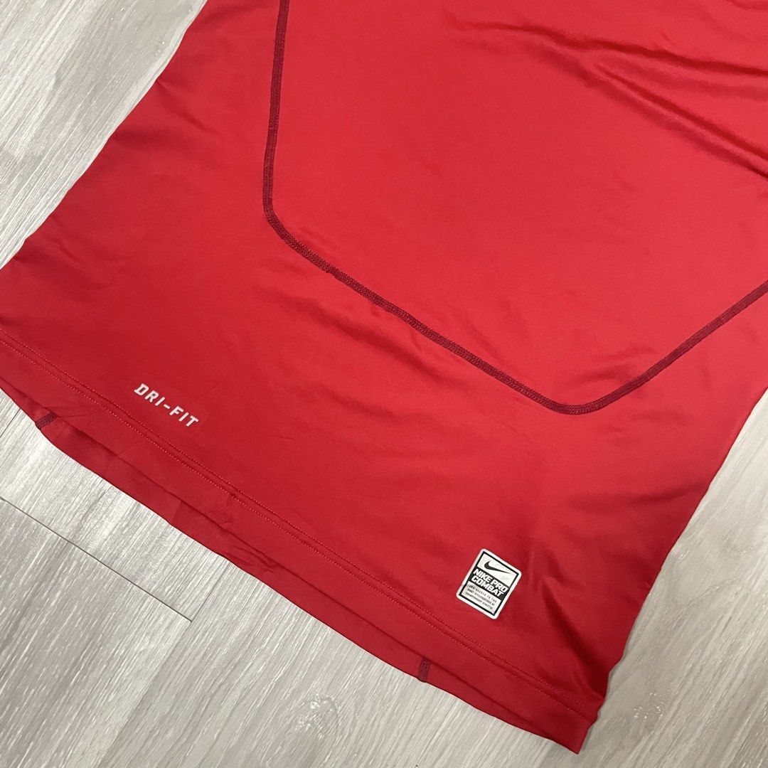 Nike Pro Tank Top (Category: Activewear) located in Cebu City. Submitted by looted.goods (Listing ID 1466916879, Image 3). Description: 16.5x28.