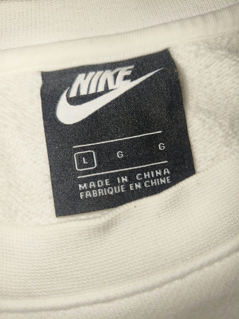 Nike pull over (Category: Coats, Jackets and Outerwear) located in Batangas. Submitted by mightypenguin-764c23 (Listing ID 1466830064, Image 2). Description: .