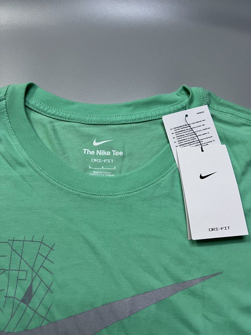 NIKE RUNNING GREEN (Category: Tshirts & Polo Shirts ) located in Bacolod City. Submitted by bcdapparelshop (Listing ID 1464879008, Image 3). Description: NIKE RUNNING GREEN BRANDNEW LARGE ON TAG 21.5x30 899+sf 📍NEGROS OCCIDENTAL.