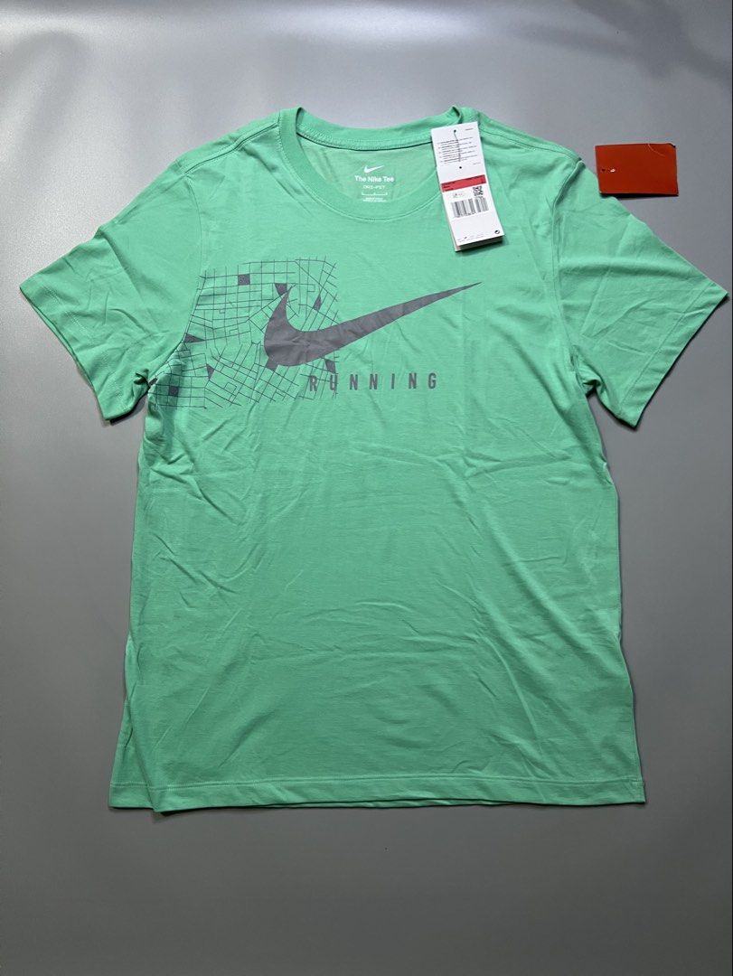 NIKE RUNNING GREEN (Category: Tshirts & Polo Shirts ) located in Bacolod City. Submitted by bcdapparelshop (Listing ID 1464879008, Image 1). Description: NIKE RUNNING GREEN BRANDNEW LARGE ON TAG 21.5x30 899+sf 📍NEGROS OCCIDENTAL.