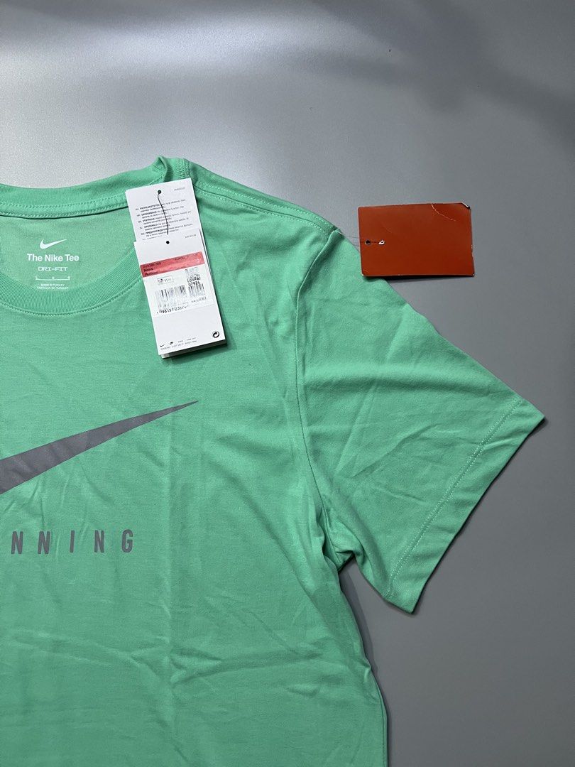 NIKE RUNNING GREEN (Category: Tshirts & Polo Shirts ) located in Bacolod City. Submitted by bcdapparelshop (Listing ID 1464879008, Image 2). Description: NIKE RUNNING GREEN BRANDNEW LARGE ON TAG 21.5x30 899+sf 📍NEGROS OCCIDENTAL.