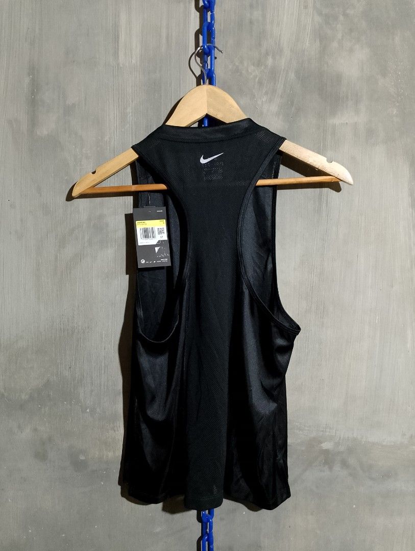 NIKE RUNNING TANKTOP (Category: Activewear) located in Sorsogon. Submitted by rudzthrift360 (Listing ID 1466858175, Image 2). Description: .