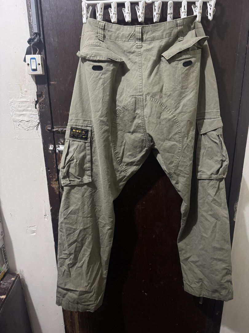 Nike SB Cargo Pants 38 waist width 40 length (Category: Joggers) located in Manila. Submitted by wiseearth.075b2f (Listing ID 1466887743, Image 2). Description: - Brand: Nike SB Cargo Pants -40 length 38 width waist -₱1975 - Color: Olive Green - Style Code: 916102-222 - Tag Size: 34 (Actual waist measures 36-37 inches) - Fit: Relaxed skate fit with reinforced panels - Material: Durable ripstop fabric - Features: Multiple utility pockets on sides 
