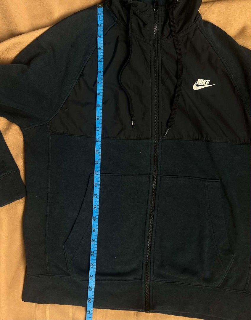 NIKE SEMI WINDBREAKER (Category: Coats, Jackets and Outerwear) located in Davao. Submitted by chadbryenrimdan (Listing ID 1466907726, Image 3). Description: ✅ LARGE ✅black 10/10 ✅flawless/no hidden issues ✅74 sf jnt.