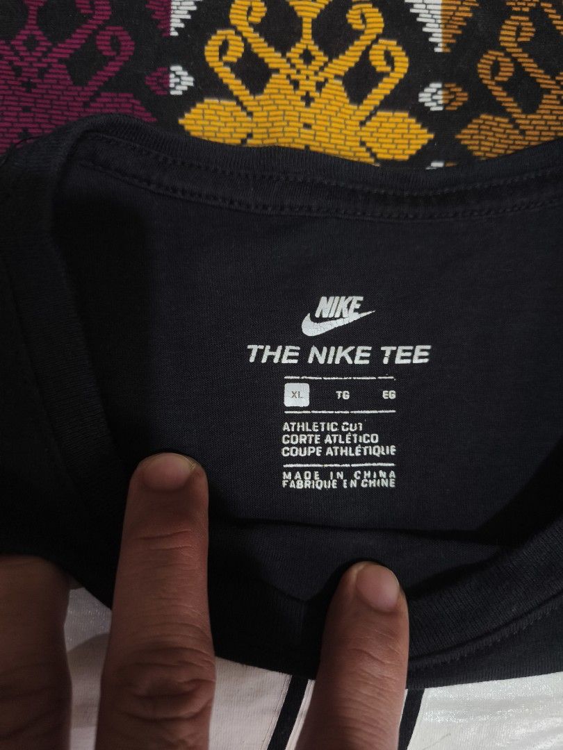 NIKE SHIRT MEDIUM BLACK (Category: Tshirts & Polo Shirts ) located in Pasig City. Submitted by althentic.ph (Listing ID 1466783843, Image 3). Description: 280 + J&T Shipping Fee Original NIKE Shirt for Men Black Size XL, fits to MEDIUM to SEMI LARGE only Actual Measurements: Width - 19.5" Length - 28" EXCELLENT Thrifted Condition 9+/10 ✔Tags are available upon request, can be sent thru PM ✔fix price ✔payment first policy thru gcash/bpi online/pal