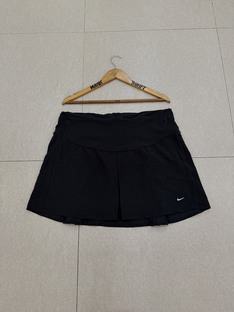 NIKE SKIRT WOMENS (Category: Skirts) located in Manila. Submitted by triptothrift7 (Listing ID 1466915120, Image 2). Description: pm me for fast transaction! N*K3 SKIRT WOMENS for only 880 size 12 waistline 36 x 38 length 16 no issue excellent condition color rate 9/10 mode of payment gcash or bank transfer location Biñan laguna.