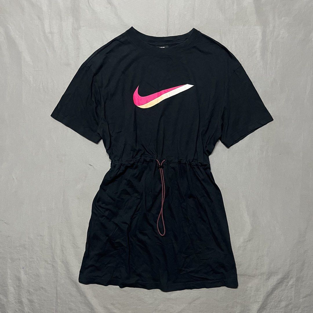 NIKE SPORTSWEAR (Category: Dresses) located in Las Pinas. Submitted by unknownthfrift99 (Listing ID 1466777247, Image 1). Description: FOR SALE NIKE SPORTSWEAR ICON CLASH DRESS SIZE XL FIT TO MEDIUM W-24 L-38 LIKE NEW 1k + SF LAS PIÑAS LOC .