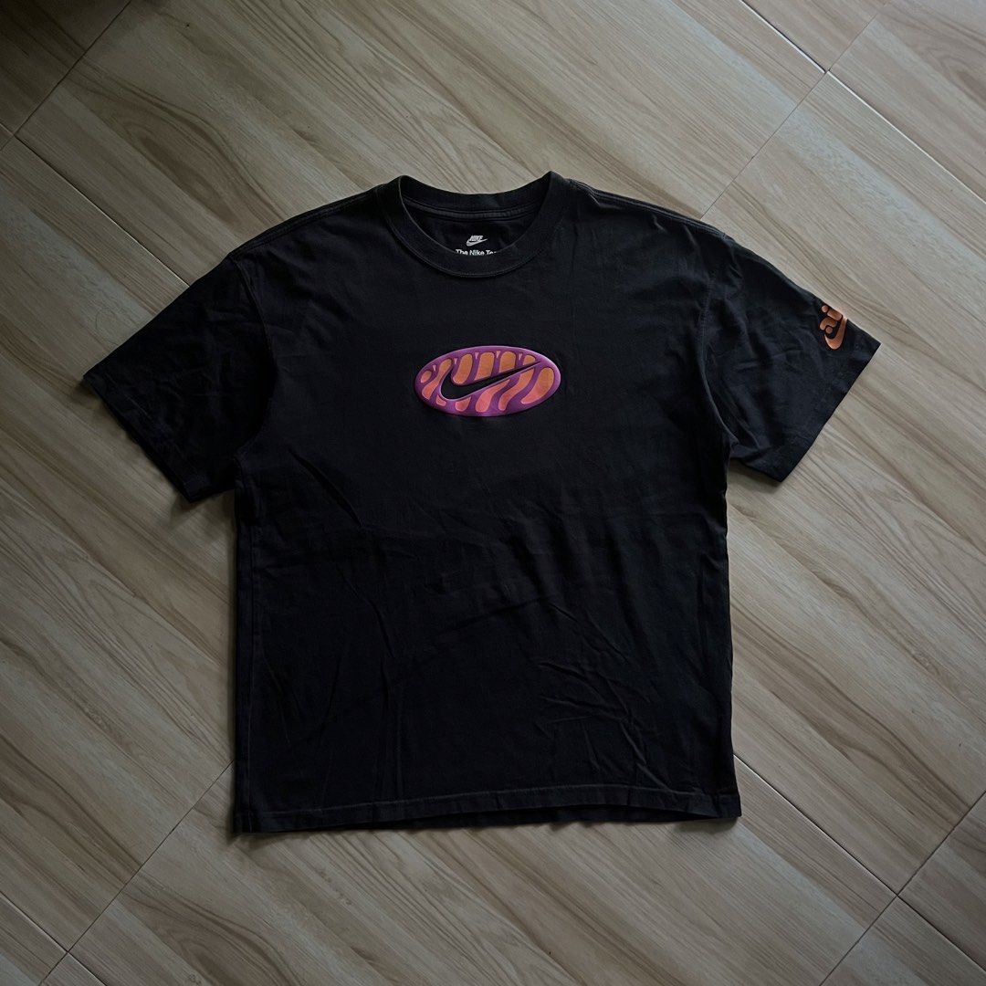 Nike Sportswear Max90 Graphic T-Shirt (Category: Formal Shirts) located in Kidapawan. Submitted by reborngarments_2k25 (Listing ID 1466875662, Image 1). Description: Condition: Good Color Rate: 9/10 Width x Length: 22x26 ( Boxy Fit) No Issue .