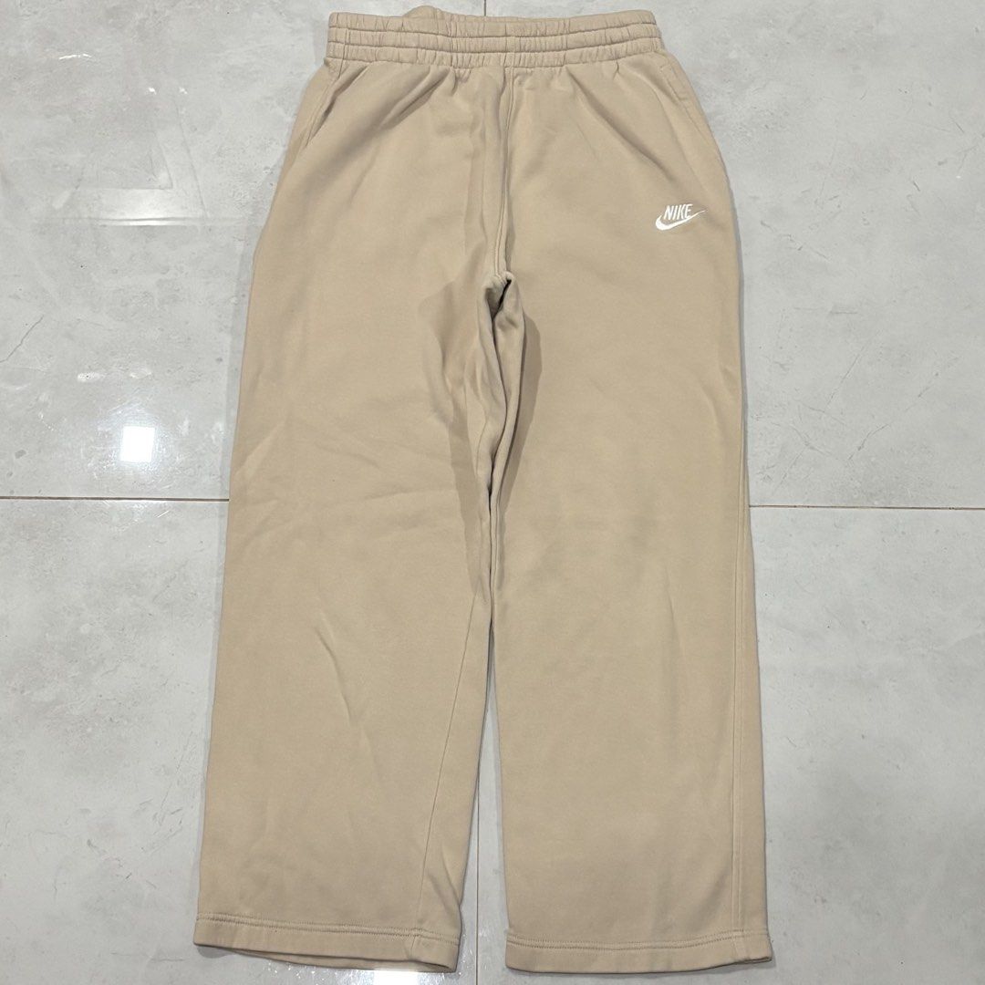 Nike sportswear pants (Category: Other Bottoms) located in Cebu City. Submitted by florianmiral (Listing ID 1466825121, Image 1). Description: Nike sportswear pants Excellent condition XL W 14 L 36.5.