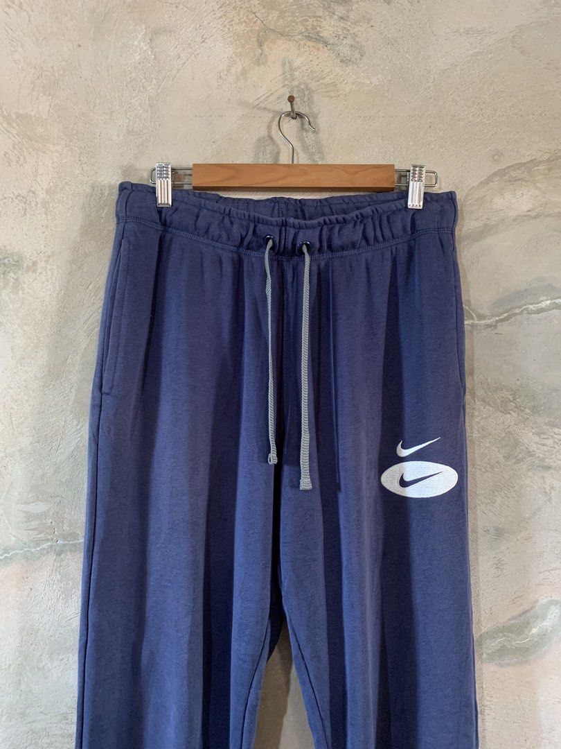 Nike sweat pants (Category: Joggers) located in Famy. Submitted by stuffxsogood. (Listing ID 1466852161, Image 2). Description: Nike sweat pants Large 30-34 Length 40 Good as new.