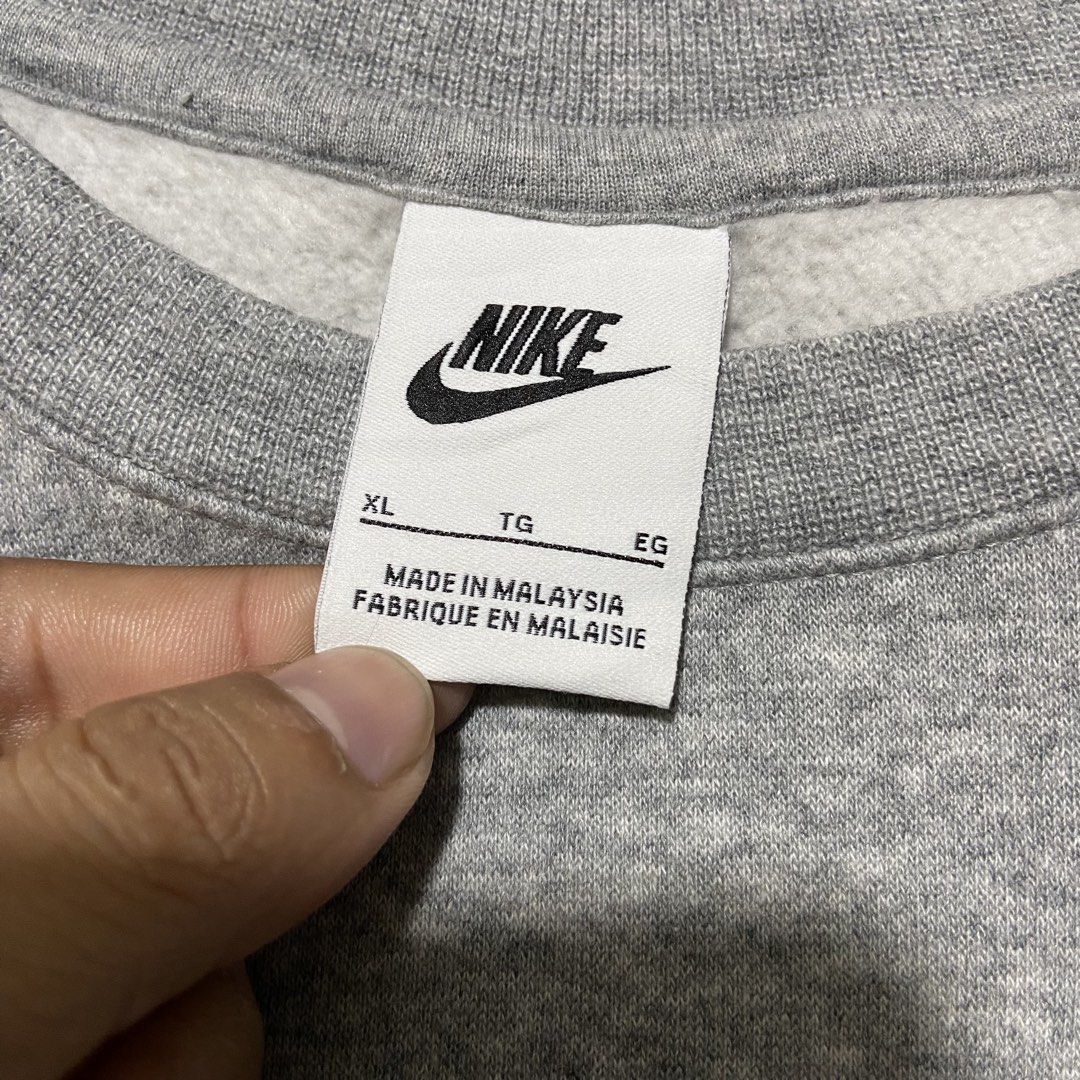 Nike Sweater (Category: Activewear) located in Cebu City. Submitted by kibinilats (Listing ID 1466888168, Image 3). Description: Nike Sweater Excellent condition Size XL 24x27 Pm.