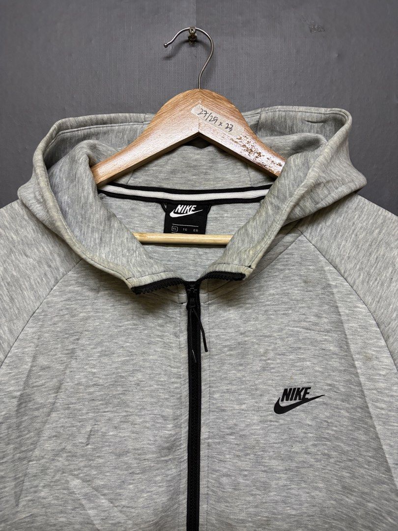 Nike Tech Fleece (Category: Coats, Jackets and Outerwear) located in Cavite. Submitted by staythrifted.23 (Listing ID 1466838175, Image 2). Description: Nike Tech Fleece X Large on 🏷️ Dimes : Length 28/29 Width 23.5 Sleeve length 28 Condition : Excellent to Like new Color rate : 9.7/10 Issue : ❌ Need wash 📩📩📩 Loc. Cavite We ship nationwide Payment first 📌DISCLAIMER: We are not associated or affiliated with any brand posted. 📃ALL COPYRIGHT A
