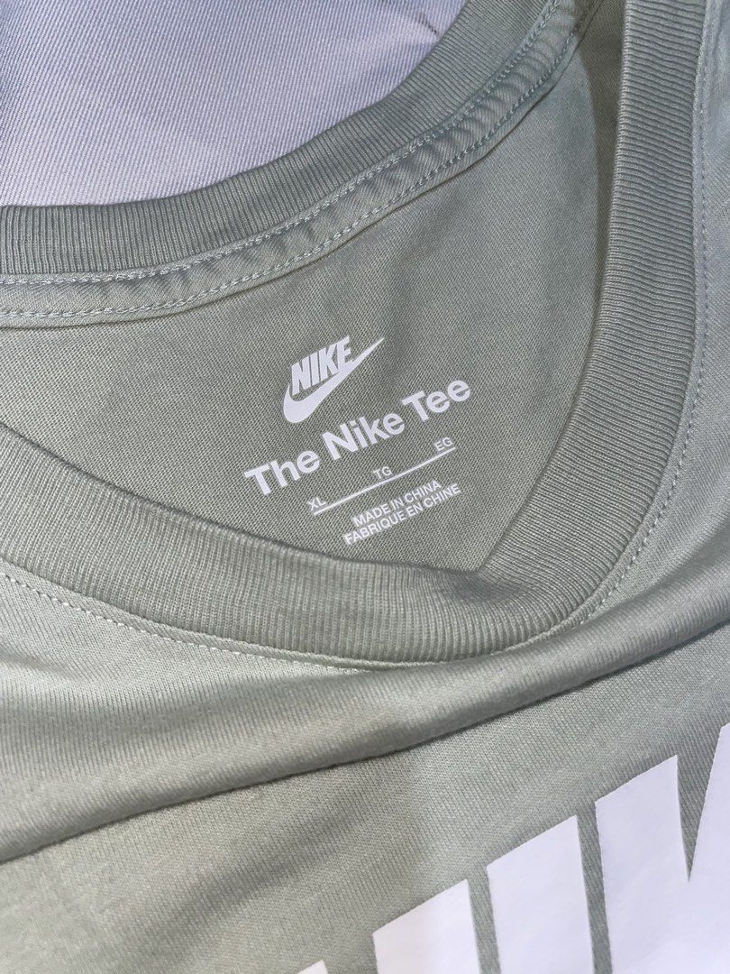 Nike Tee (Category: Tshirts & Polo Shirts ) located in Las Pinas. Submitted by rdcthriftedshop (Listing ID 1466804521, Image 3). Description: FREE SHIPPING FEE 📦 Nike tee Size XL on tag (Can fit to Large) Width: 21 Length: 28 Color rate: 10/10 Condition: As New Condition No Issue.