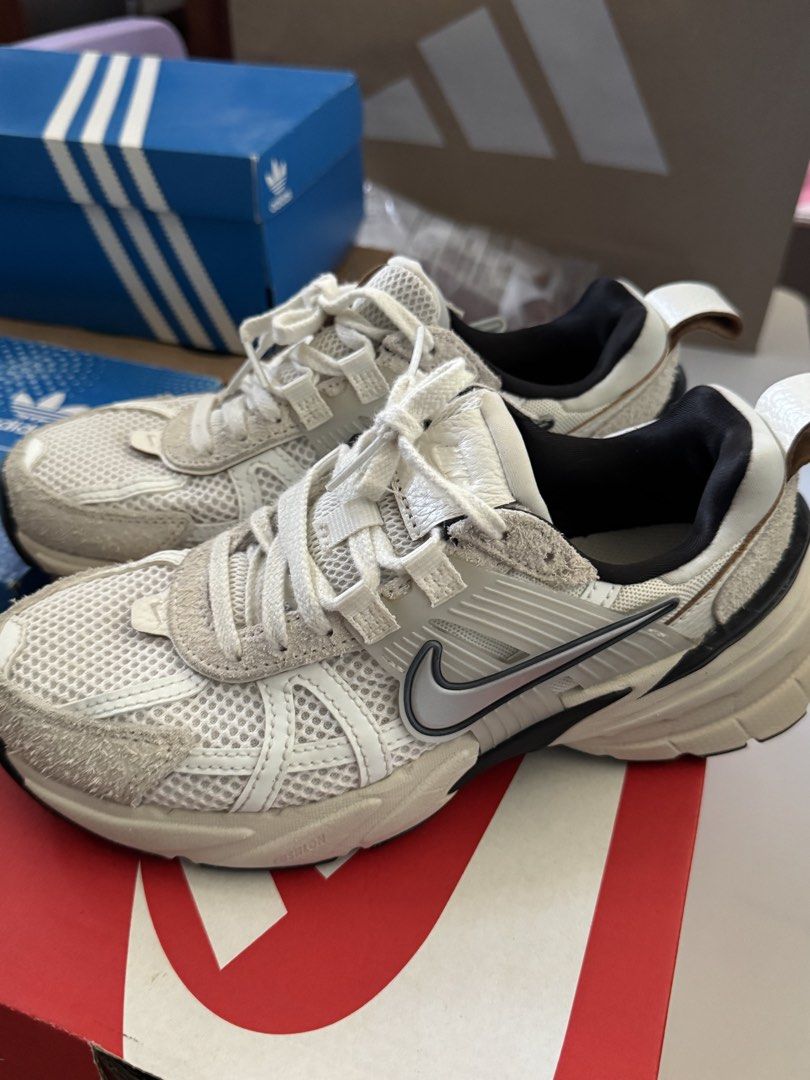 Nike V2K Run Summit White Chrome-White (Category: Sneakers) located in San Fernando. Submitted by lorielansangan (Listing ID 1466793914, Image 2). Description: - Brand: Nike - Model: V2K Run - Colorway: Summit White / Chrome-White - Size: US 5.5 - Condition: Excellent, comes with original box - Features: Breathable mesh upper, suede overlays, chunky cushioned sole, black inner lining, and heel pull tab 1st to pay basis MOP: Gcash/ bank transfer.