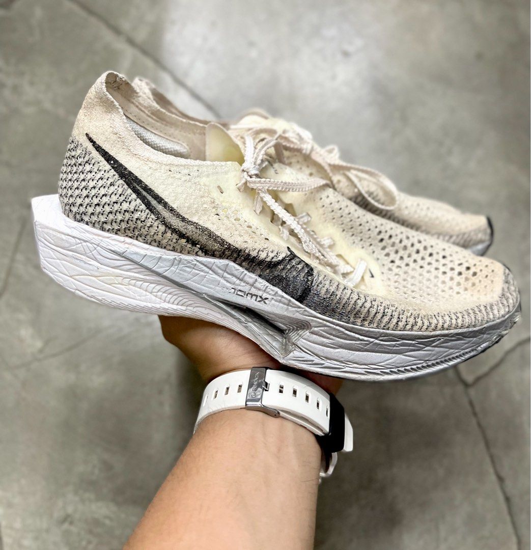 Nike vaforfly Mens Running Shoes (Category: Sneakers) located in Bulacan. Submitted by gfinds_shoes (Listing ID 1466806508, Image 1). Description: Nike vaforfly Size us 7.5 | Cm 40.5| Cm 25.5 Authentic pairs In good condition outsoles Free clean No sole seps Carbon plated training / Raceday Free shipping Loc Pandi Bulacan Shipping thru J&T express Dm me to purchase 📩📩 .