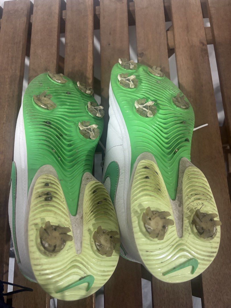 Nike Victory Tour 3 (Category: Sneakers) located in Manila. Submitted by poulexsulit (Listing ID 1466895091, Image 3). Description: - Brand: Nike - Colorway: White and green with green Nike Swoosh - Style: Low-top silhouette with lace-up closure - Comfort & Performance: Air cushioning in the sole and spiked outsole for maximum grip on the course - Details: Innersoles printed with Golf branding - Condition: Normal wear on leather uppers and some d