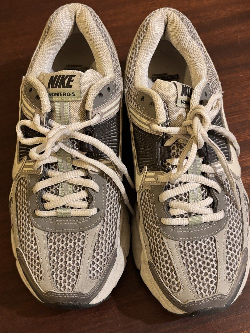 Nike Vomero 5 Grey (Category: Sneakers) located in Bacoor. Submitted by stats05 (Listing ID 1466792936, Image 2). Description: NIKE VOMERO Size: 5.5 womens Bought last dec 2024 Selling price: 2,800 (negotiable for sure buyers).