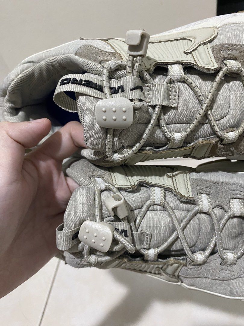 Nike Vomero Roam (Category: Sneakers) located in Cavite. Submitted by jaffahediah_12 (Listing ID 1466778211, Image 3). Description: 25cm Need wash Original Must Read - All items are preloved Payments first via G. - Always limit your expectation when buying. - Some may have flaws, dirts and stains but no major flaws and all items are wearable. Thank you and happy online shopping :) .