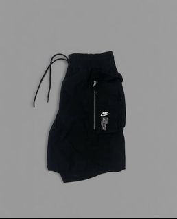 (Category: ) located in . Submitted by thrift.tizz (Listing ID 1466916737, Image 1). Description: .