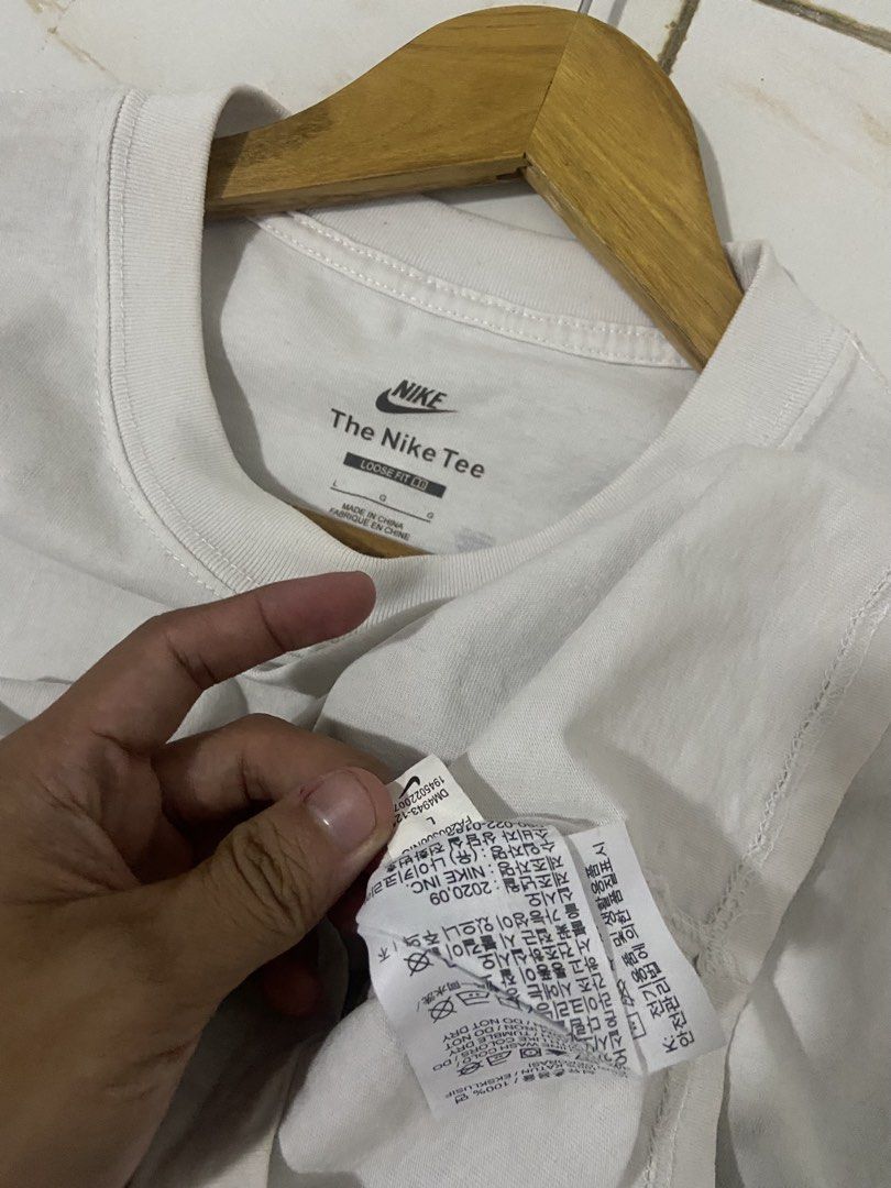Nike x stussy (Category: Formal Shirts) located in Tagum. Submitted by thrift.tizz (Listing ID 1466918299, Image 3). Description: Nike x Stussy (Tags in Comsec) Excellent condition 9.5/10 colorate Issue:Needwash Size L 20x28.5 .