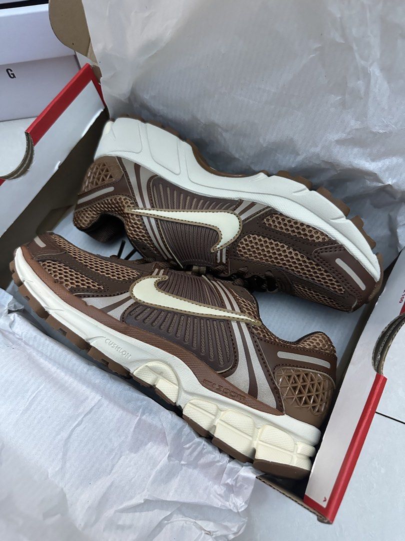 Nike Zoom Vomero 5 (Category: Sneakers & Footwear) located in Manila. Submitted by puredeer-f1ce (Listing ID 1466796290, Image 3). Description: This is orig not class A or Fake! US7 or 38Euro ( Womens ) Fixed Price Meet up Cavite or Alabang Lalamove sagot mo shipping.