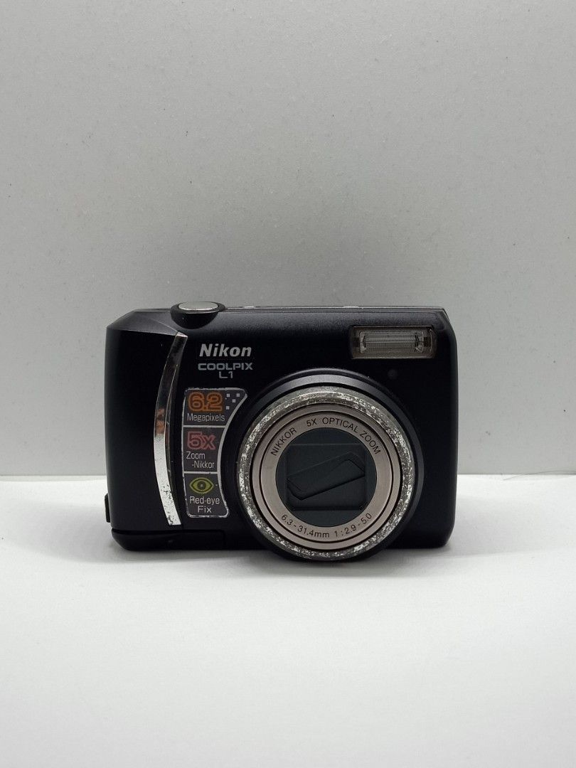 Nikon Coolpix L1 (Category: Cameras) located in Manila. Submitted by harmoniexd_ (Listing ID 1466808842, Image 1). Description: Nikon Coolpix L1 | ₱3,499 Details 🎞️ 6.2 mp 5x optical zoom (38–190mm 35mm equivalent) Body condition 9/10 Flash and all buttons working Video and audio working! Issues 🚫 no functional issues (LCD dents, battery door naka angat onti) Inclusions 📦 Disposable double AA batteries, Sdcard, beaded Strap MOP💳: Go tyme, Mar