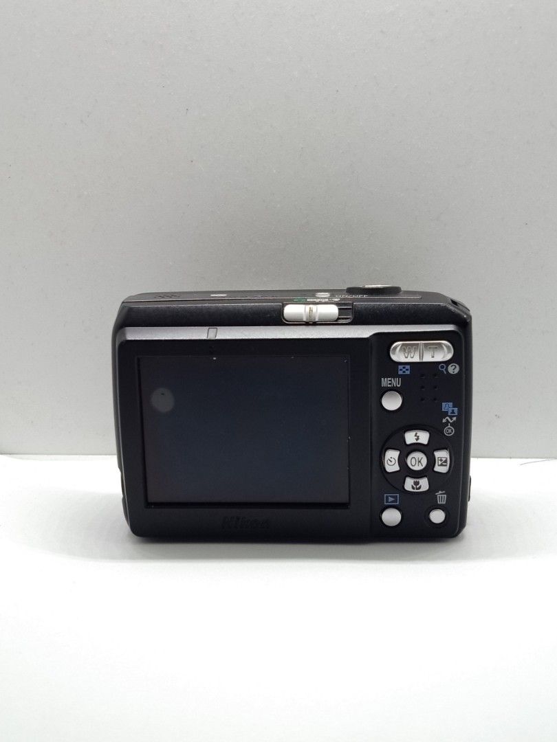 Nikon Coolpix L1 (Category: Cameras) located in Manila. Submitted by harmoniexd_ (Listing ID 1466808842, Image 2). Description: Nikon Coolpix L1 | ₱3,499 Details 🎞️ 6.2 mp 5x optical zoom (38–190mm 35mm equivalent) Body condition 9/10 Flash and all buttons working Video and audio working! Issues 🚫 no functional issues (LCD dents, battery door naka angat onti) Inclusions 📦 Disposable double AA batteries, Sdcard, beaded Strap MOP💳: Go tyme, Mar