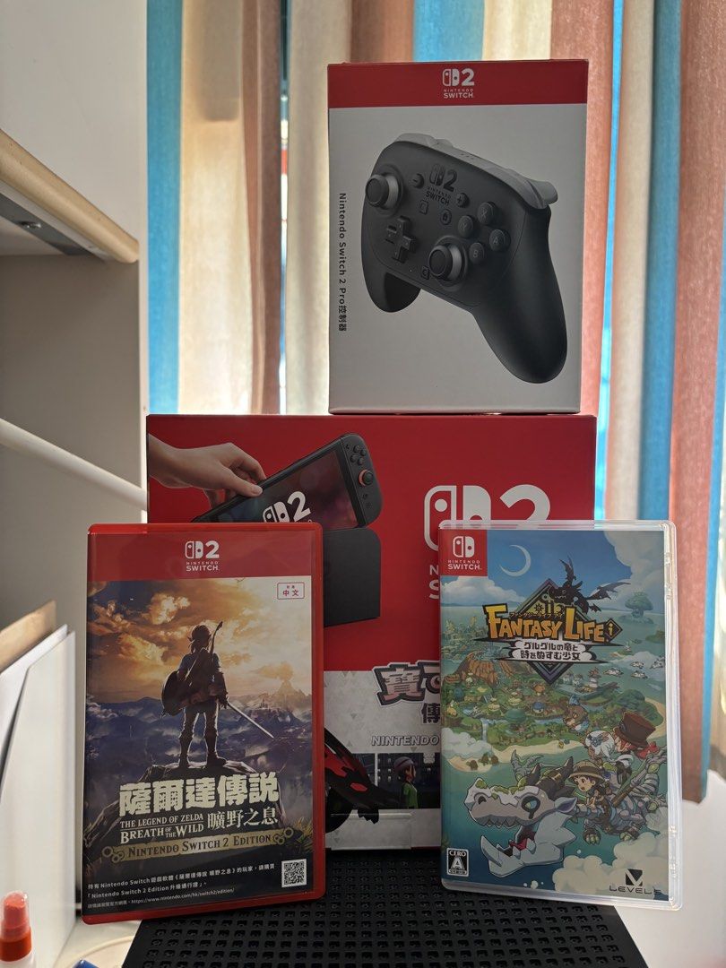 Nintendo Switch 2 主機 Pro手掣 薩爾達傳說 幻想生活 （分類：Nintendo 任天堂）位於 Hong Kong。 由 newgate78 提交（商品編號 1466787238，圖片 1）。簡介： 朋友放盤，一套過全部要晒。有 Nintendo Switch 2 主機、Pro 控制器，仲有兩隻game：薩爾達傳說 曠野之息 Nintendo Switch 2 Edition 同埋 幻想生活 i。全部有原裝盒，新淨企理。旺角或太子MTR交收，有意請pm留電話。。