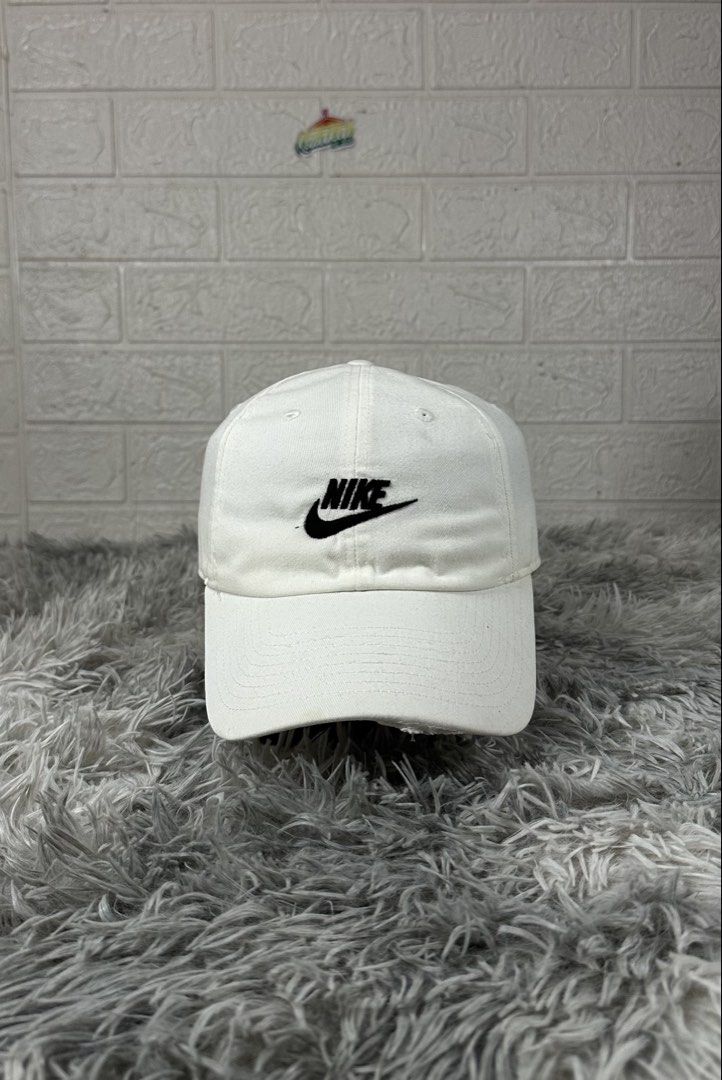 N*ke dadhat buckle strap (Category: Caps & Hats) located in Manila. Submitted by paulovenegaskalakal2020 (Listing ID 1466781075, Image 1). Description: For sale! Kalakal N*ke dadhat adjustable buckle strap Adult Minimal dirt & yellow stains Loose stitching Sign of usage Good Clean & reshape Ready to use MINE 550 +sf.