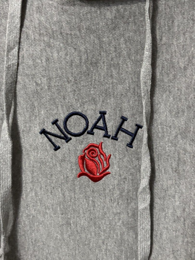 Noah Embroidered Logo Hoodie Jacket (Category: Coats, Jackets and Outerwear) located in Iloilo. Submitted by bygone.ph (Listing ID 1466810493, Image 2). Description: Heavy Cloth 24x28.