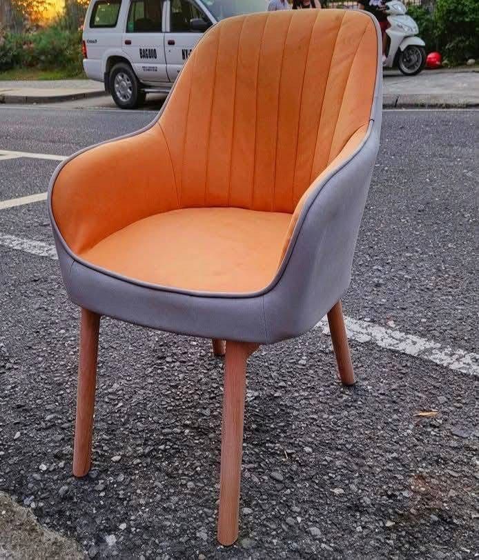 NORDIC CHAIR (Category: Chairs) located in Sablan. Submitted by gongonshelley12 (Listing ID 1466823281, Image 1). Description: FIRST TO PAY, FIX PRICE MODERN ERGONOMIC DESK & ACCENT CHAIR (ORANGE/GRAY) NORDIC CHAIR, GANDA NITO SA ACTUAL 🛋️ Ergonomic Design: Sunod sa shape ng likod para iwas ngalay at fatigue kahit maghapong naka-upo. 🎨 Nordic / Minimalist Style ❤️ Eye-catching: ang ganda sa actual 🪵 Solid Wood Legs at may anti-slip foot pads p