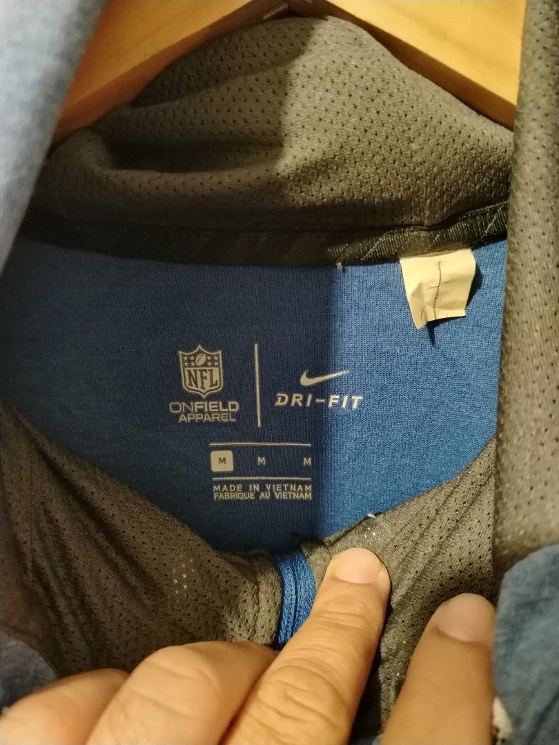 NY METS Nike Hoodie (Category: Coats, Jackets and Outerwear) located in Candijay. Submitted by 6312_streetwear (Listing ID 1466789068, Image 2). Description: 23x29.