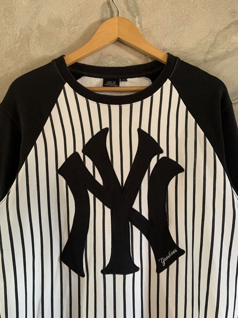 NY yankees (Category: Activewear) located in Famy. Submitted by stuffxsogood. (Listing ID 1466856929, Image 2). Description: MLB yankees sweater Large 21.5x27 Good as new.