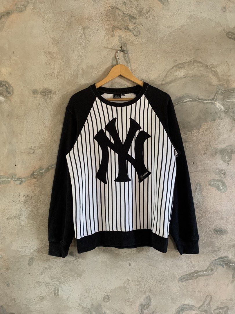 NY yankees (Category: Activewear) located in Famy. Submitted by stuffxsogood. (Listing ID 1466856929, Image 1). Description: MLB yankees sweater Large 21.5x27 Good as new.