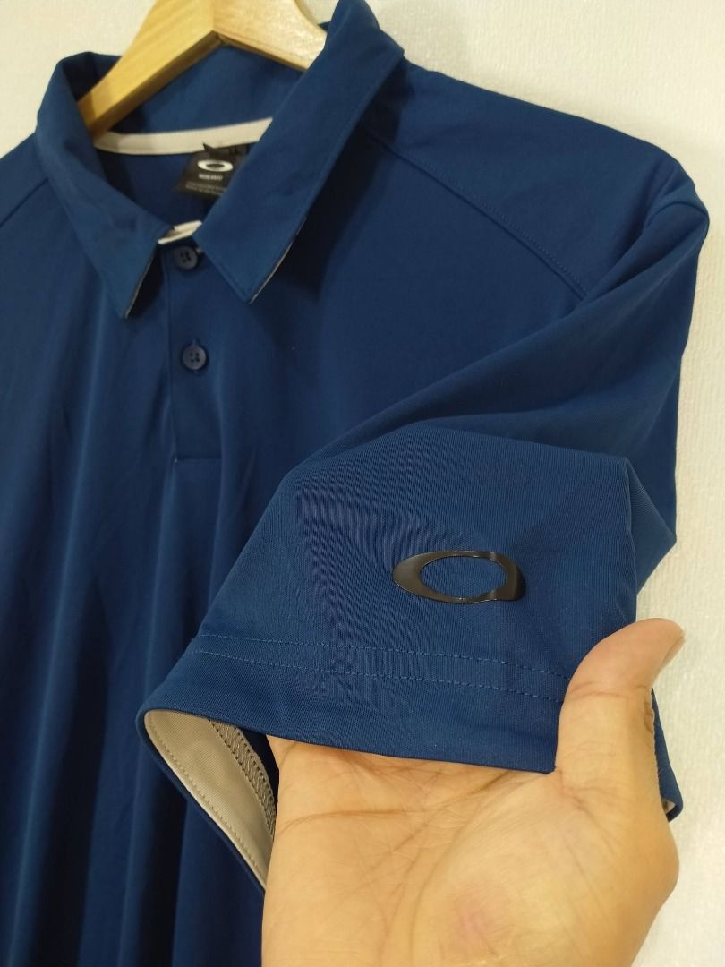OAKLEY POLO SHIRT (Category: Tshirts & Polo Shirts ) located in Baguio. Submitted by fashionfinds1999 (Listing ID 1466776605, Image 3). Description: 28 X 23 LARGE EXCELLENT CONDITION + SHIPPING FEE.