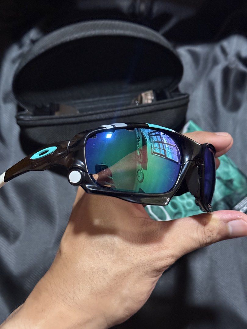 Oakley Racing Jacket 30th Anniv Special Edition (Category: Sunglasses & Eyewear) located in Camaligan. Submitted by janro1202 (Listing ID 1466837835, Image 3). Description: Oakley Racing Jacket 30th Anniv Special Edition 9/10 Condition Softvault and pouch included Aftermarket Polarized Lenses Installed Orig Lenses already peeled 10,999 Negotiable Location: Iriga City, Cam. Sur Shipping via LBC @ buyer’s expense.