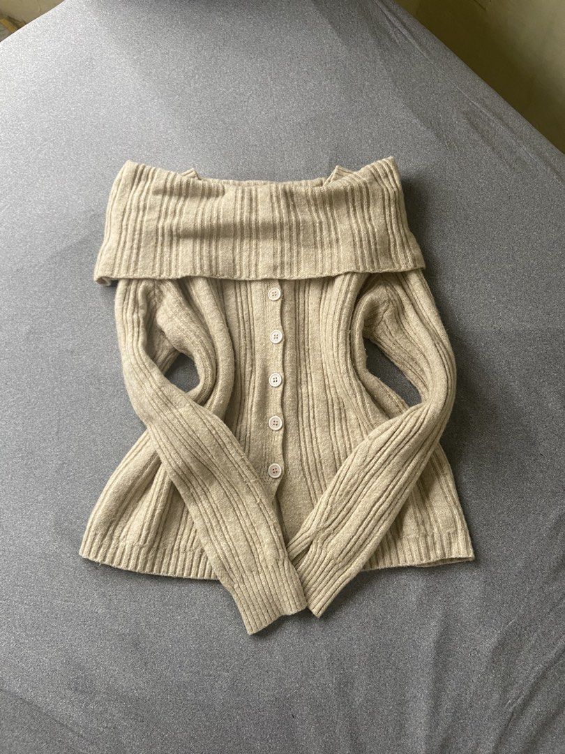 Off-Shoulder Knitted Cardigan Top (Category: Longsleeves) located in Pasig City. Submitted by ellerarissime (Listing ID 1466829222, Image 1). Description: RFS: Decluttering. Size: Small-Large Sales are slightly negotiable. PM for more item inquiries. Loc: Santolan, Pasig.