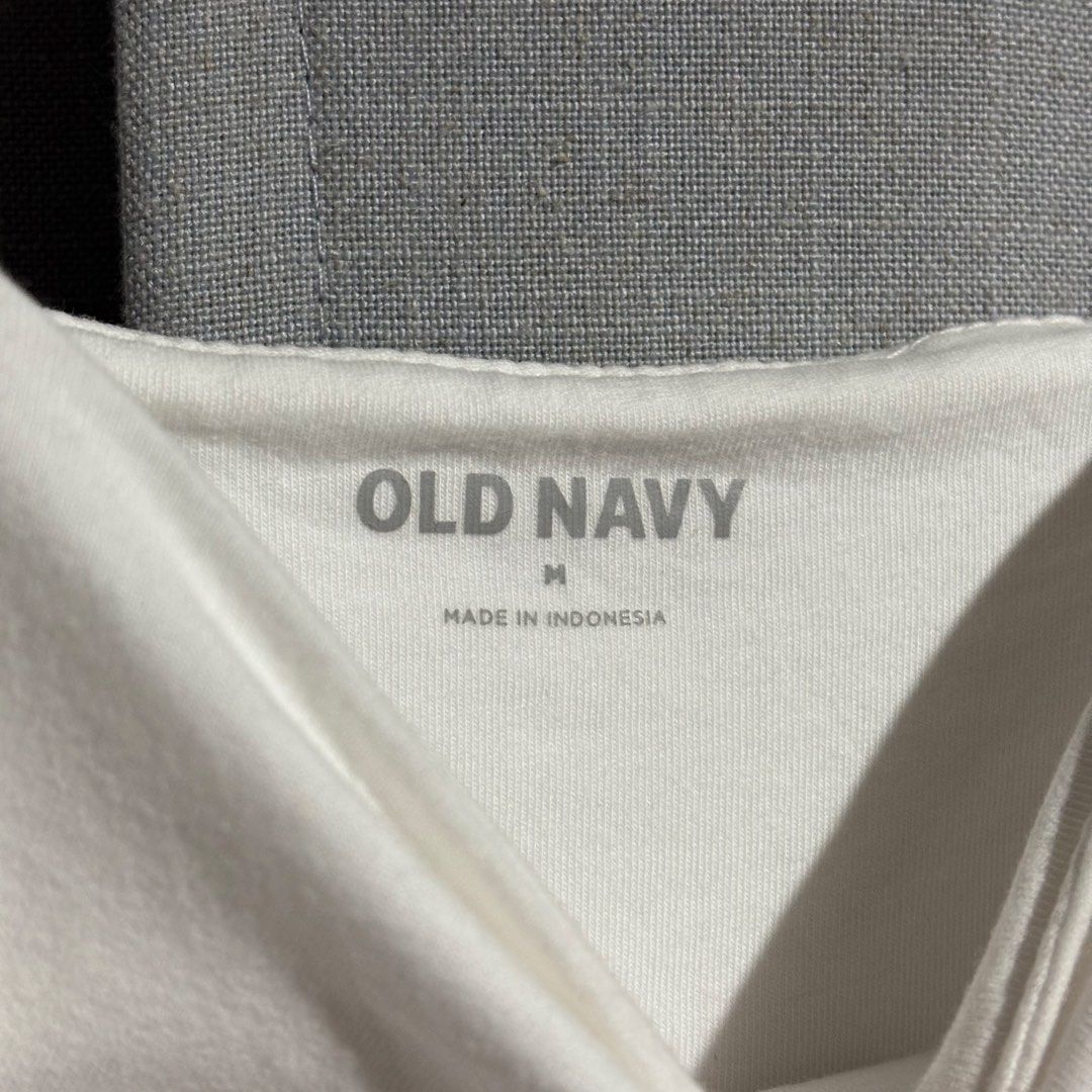Old Navy White Square-Neck Sleeveless Bodysuit (Category: Others Tops) located in Tanjay. Submitted by febmarie (Listing ID 1466897300, Image 2). Description: 📍 Negros Oriental 📦 J&T — SF c/o buyer .