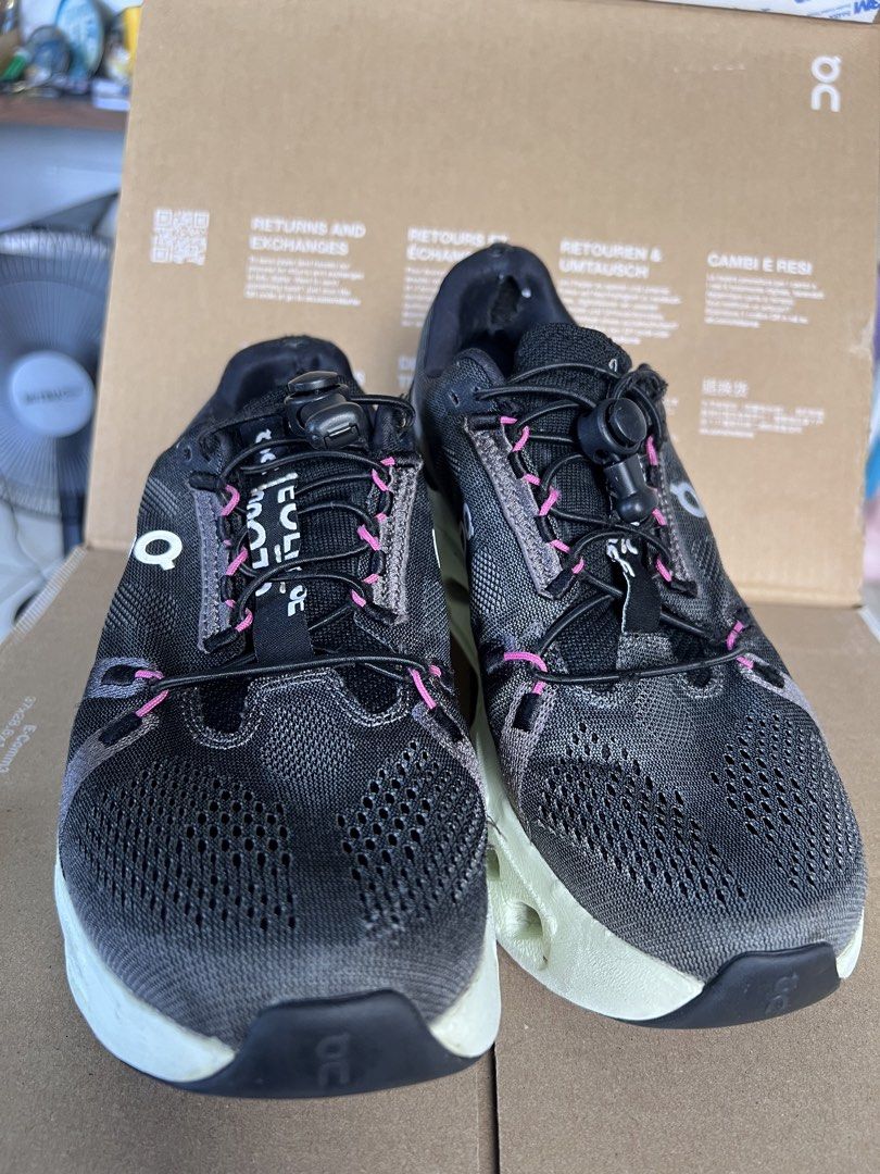 On cloud eclipse rock lima Size 8/ 26 cm (Category: Casual Shoes) located in Manila. Submitted by budgetmusemnl (Listing ID 1466785331, Image 2). Description: - Original - Bought in Site - complete box - With original lace -max-cushioned running shoe is ready to hit the road. Featuring a double layer of CloudTec Phase™ for a smooth, plush ride. - Flaws: with damage on heel tab but when you wear it wont appear.