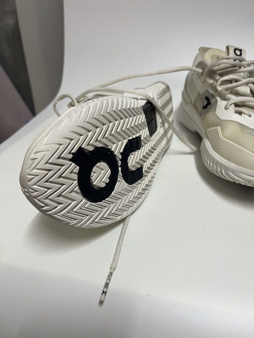 On Cloud Roger Pro 2 (Category: Sneakers) located in Las Pinas. Submitted by gcakes361 (Listing ID 1466920233, Image 2). Description: Size 8 mens 41eu jp26 uk7.5 Selling because too stiff for my liking due to the carbon insoles No box Check rubber soles for longevity .
